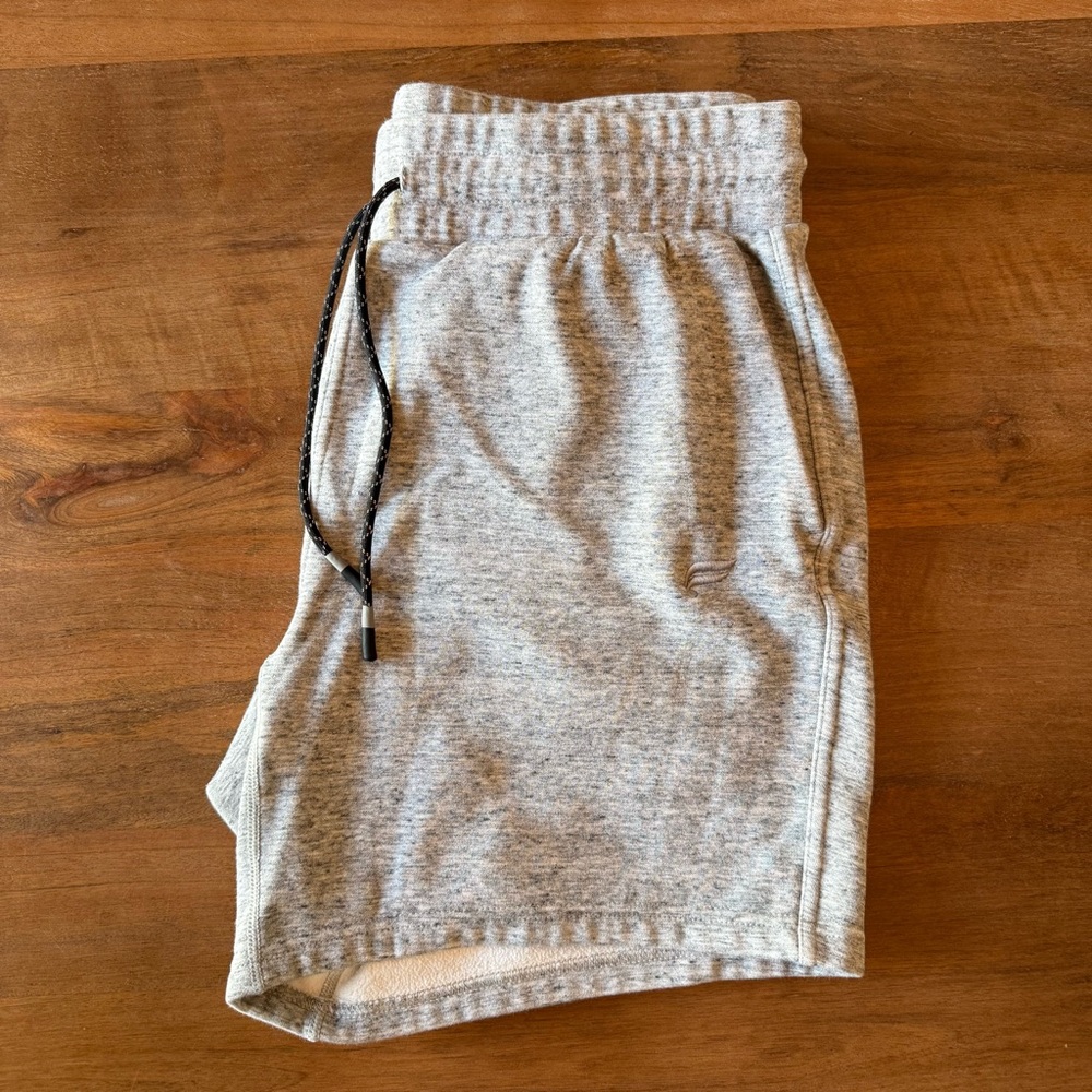 💥2/$20 Fabletics Men's Gray Drawstring Athletic Shorts - Picture 6 of 7
